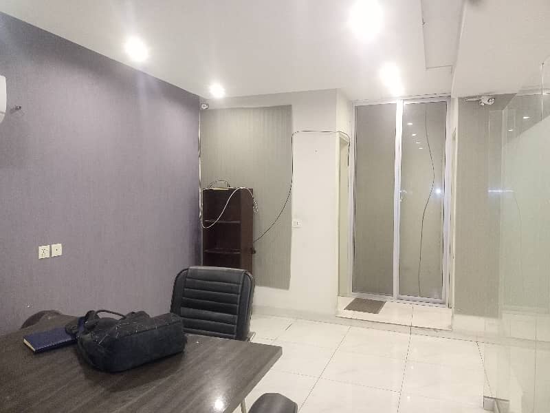 04 MARLA COMMERCIAL FULLY FURNISHED FLOOR AVAILABLE 19