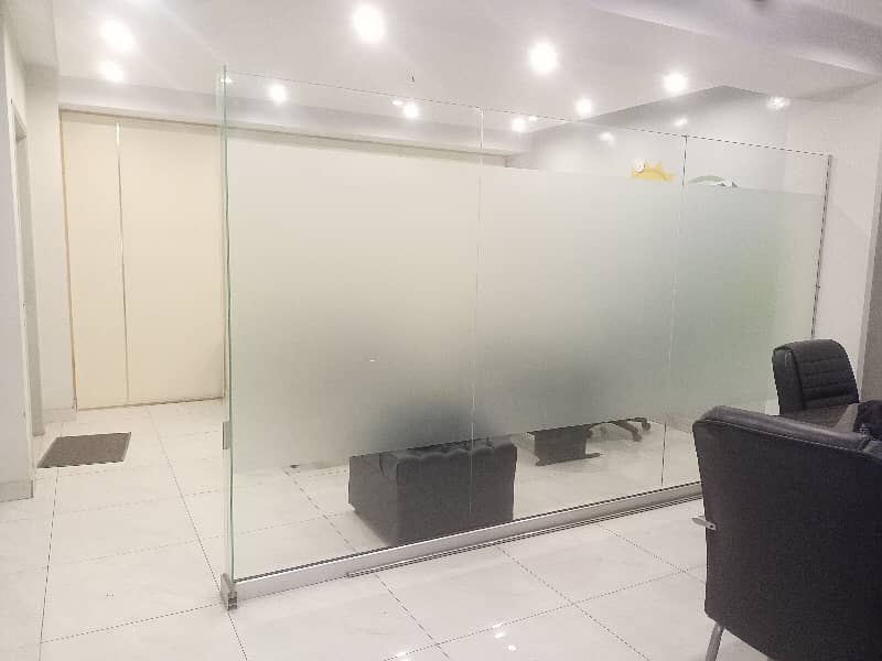 04 MARLA COMMERCIAL FULLY FURNISHED FLOOR AVAILABLE 22