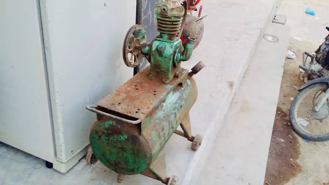 2 Air Compressors Working Condition | Red 60 Litre | Green 40 Litr 10