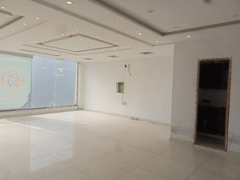 04 MARLA COMMERCIAL FLOOR AVAILABLE 3