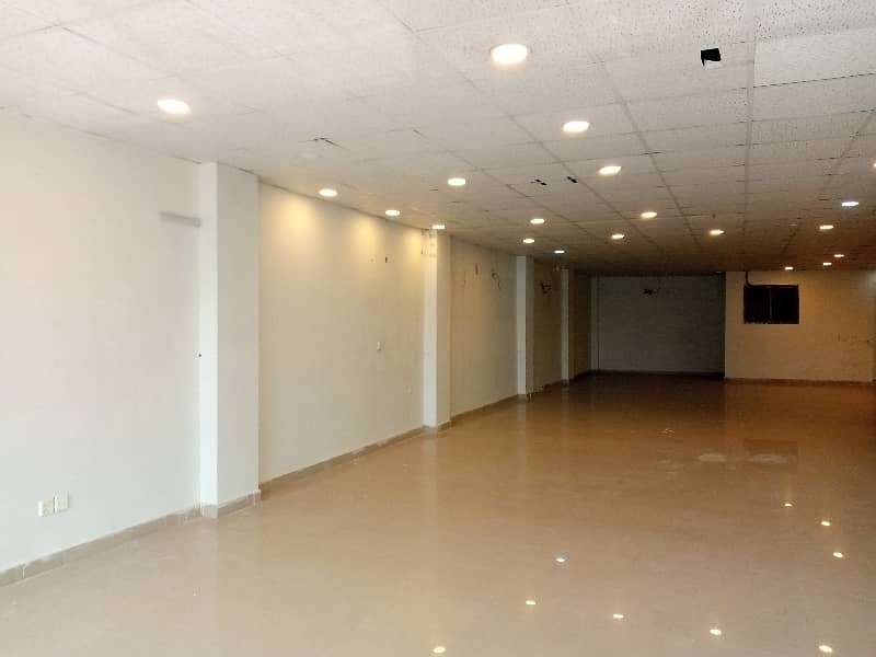 08 MARLA COMMERCIAL FLOOR AVAILABLE 16