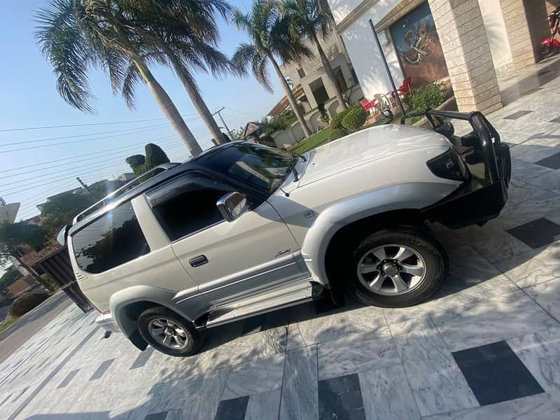 Toyota Land Cruiser Prado, 3400cc petrol, 3 door, Rz 0