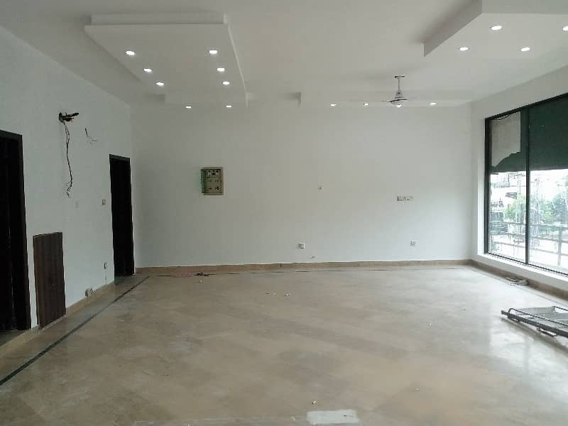 04 MARLA COMMERCIAL FLOOR AVAILABLE 9