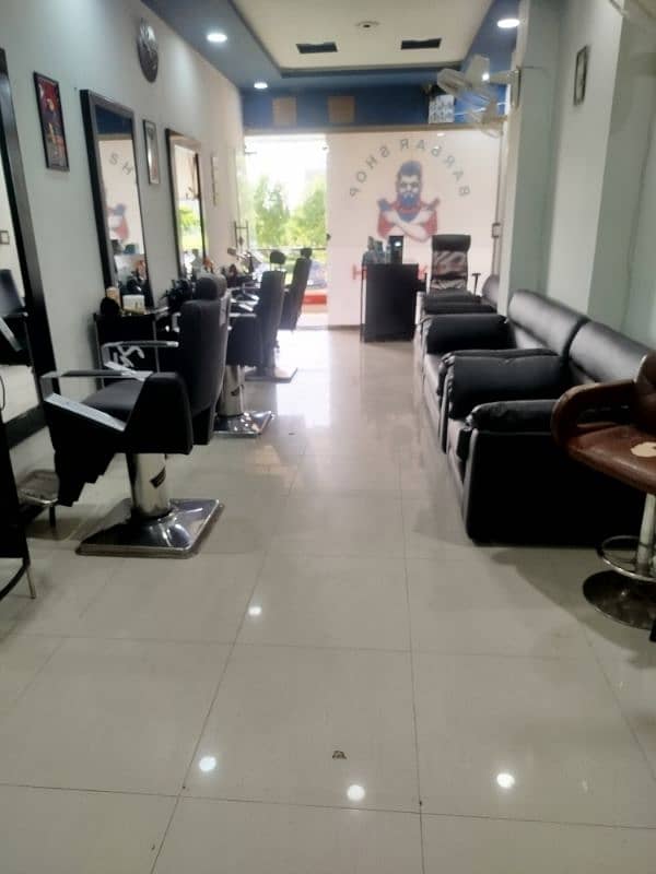 men's saloon for sale urgent 2