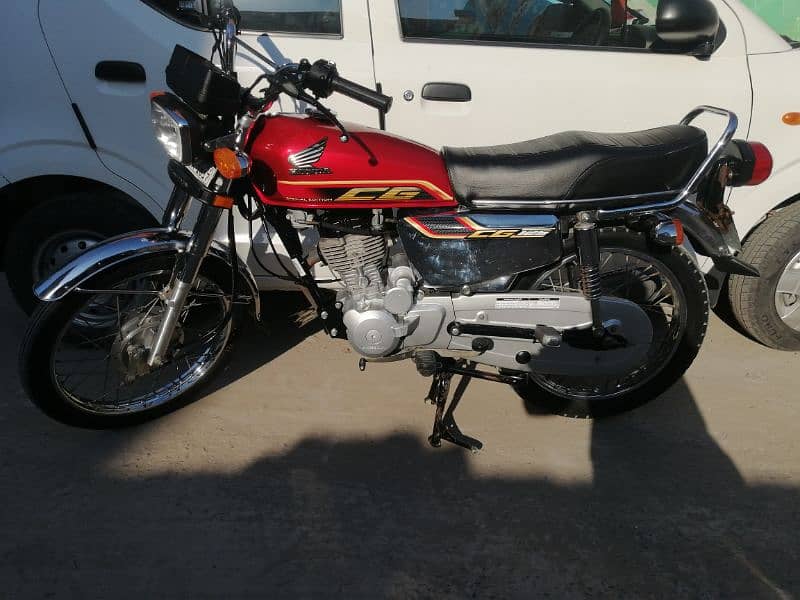 Honda 125 self start like a new bike 8