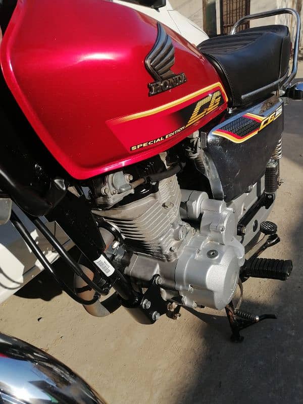 Honda 125 self start like a new bike 12