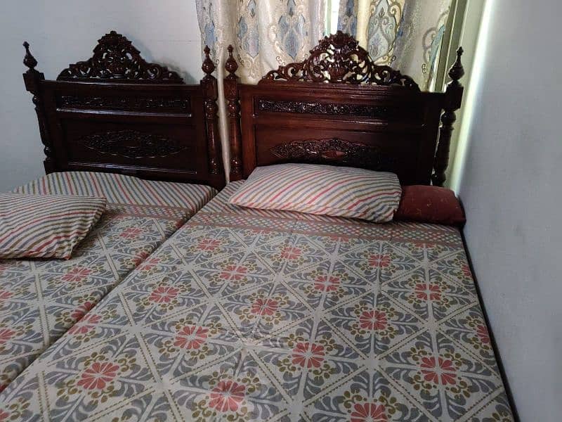 Chinioti single bed set new excellent condition. . . 3