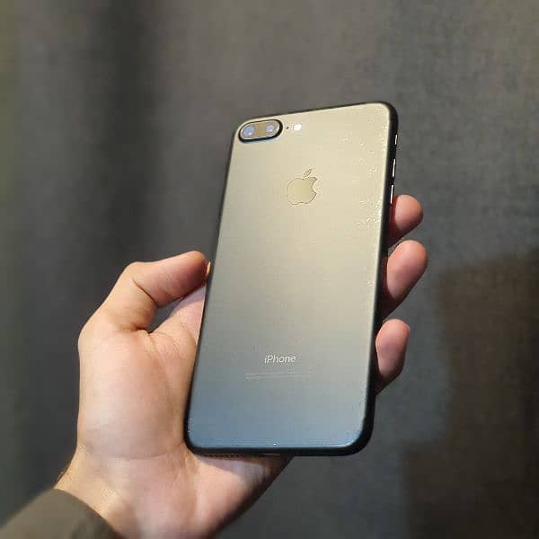 iphone 7 plus 128gb ( pta approved ) 1