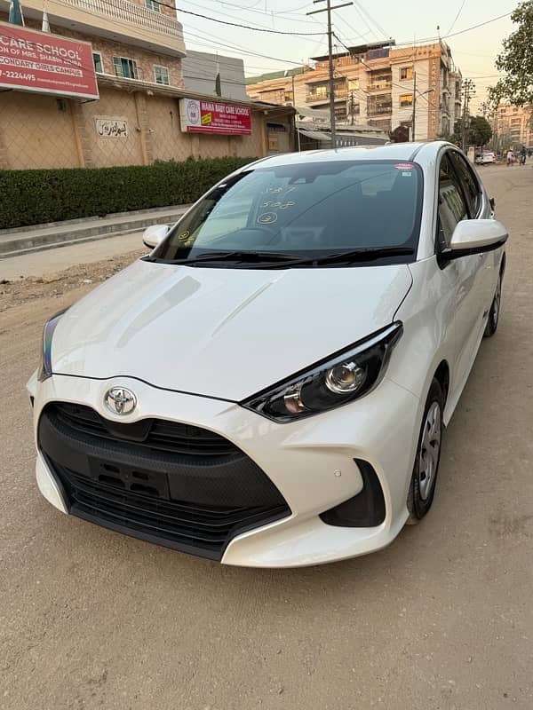 Toyota Yaris 2021 ( X Push Start )Same Cultus Swift Vitz Corolla Passo 1