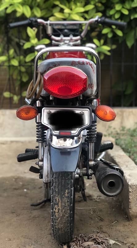 HONDA CG 125 2022 model Karachi registered 3