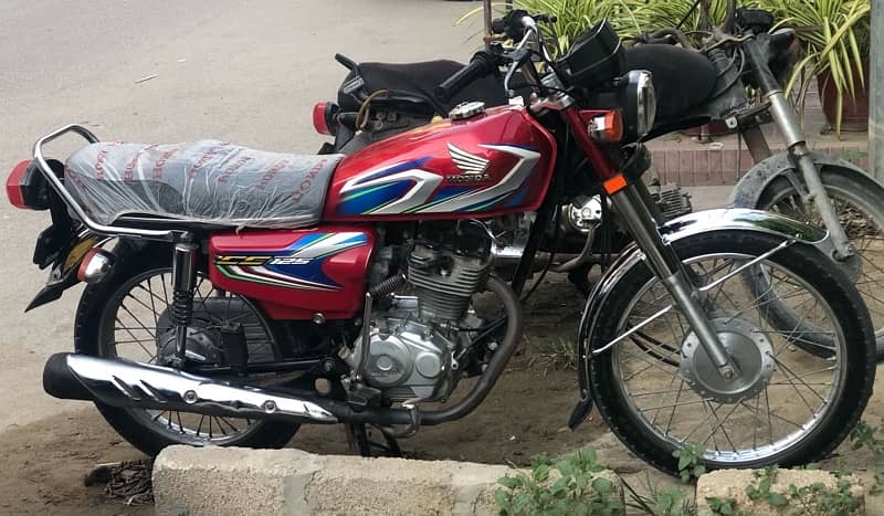 HONDA CG 125 2022 model Karachi registered 2