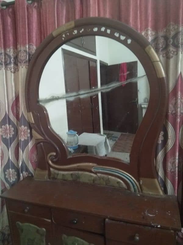 dressing table 0