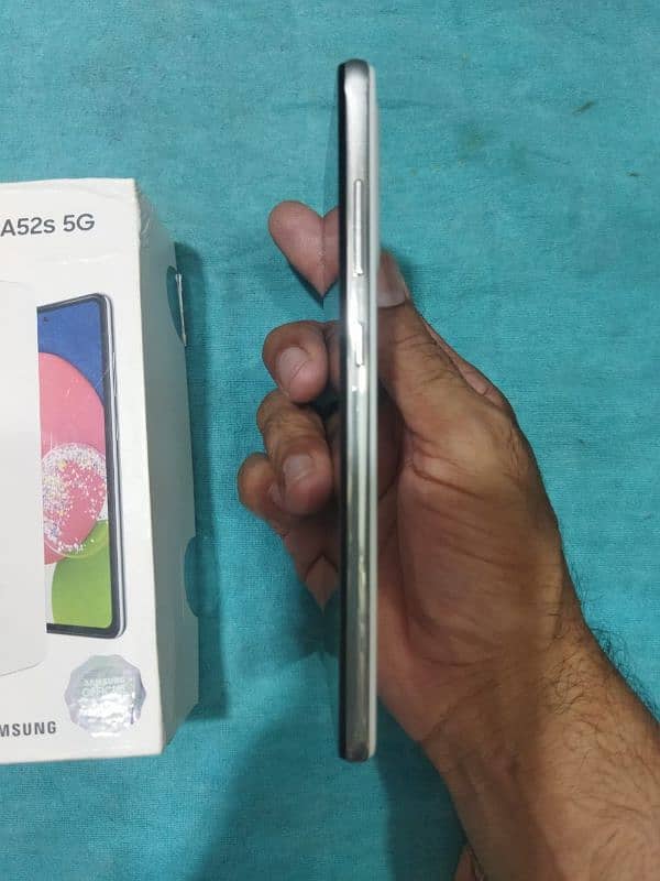 SAMSUNG A. 52s. . 5G 1