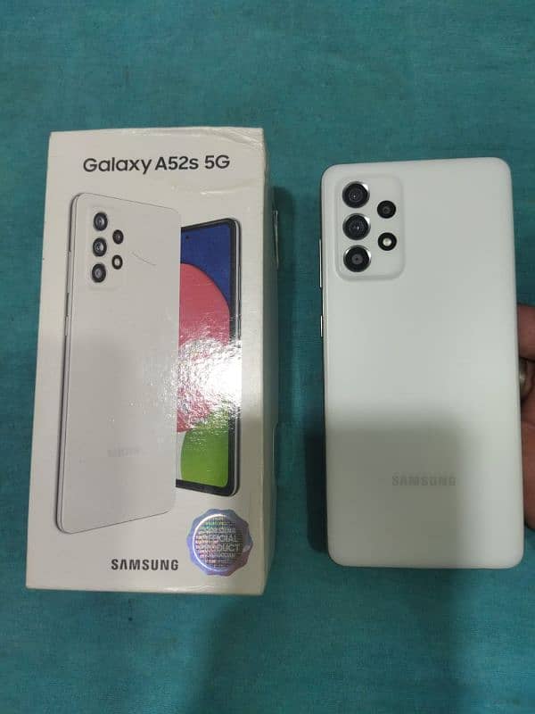 SAMSUNG A. 52s. . 5G 6