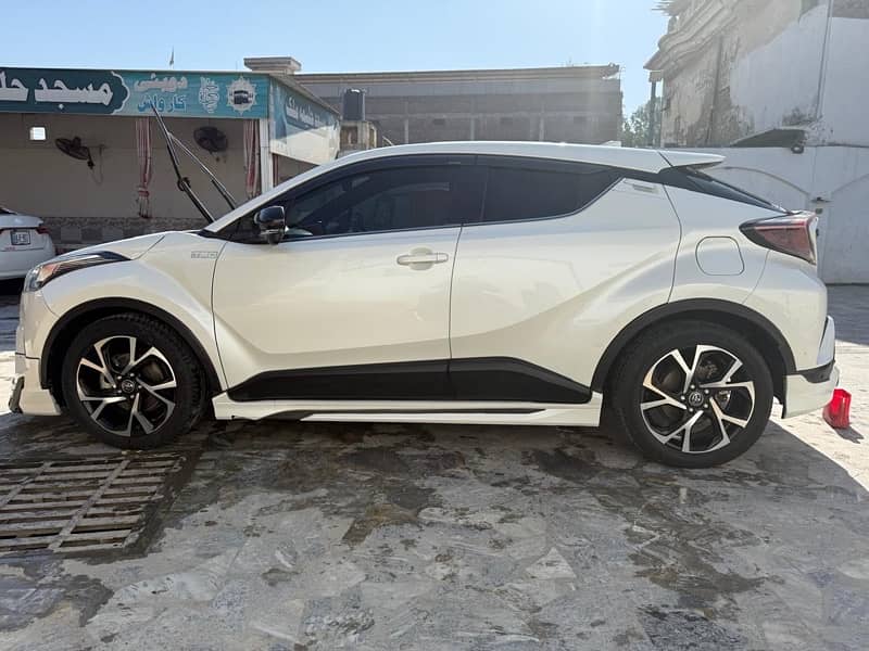 Toyota C-HR 2017 2