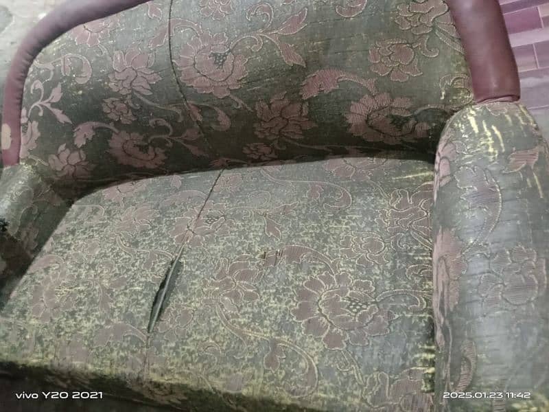 3 sofa set condition 10 / 8 2