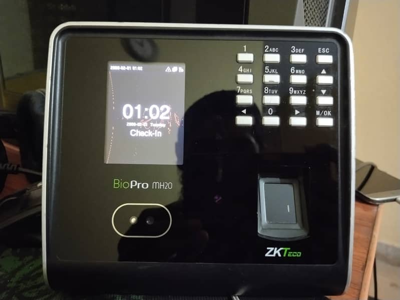 ZKTeco BioPro MH20 Biometric Face and Fingerprint Attendance 0