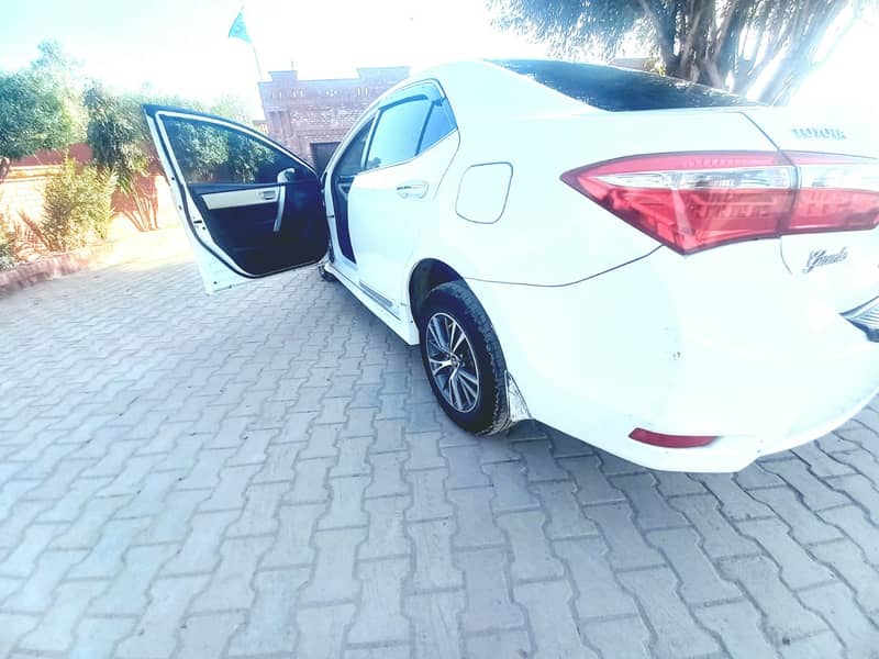 Toyota Corolla Altis 2016 1