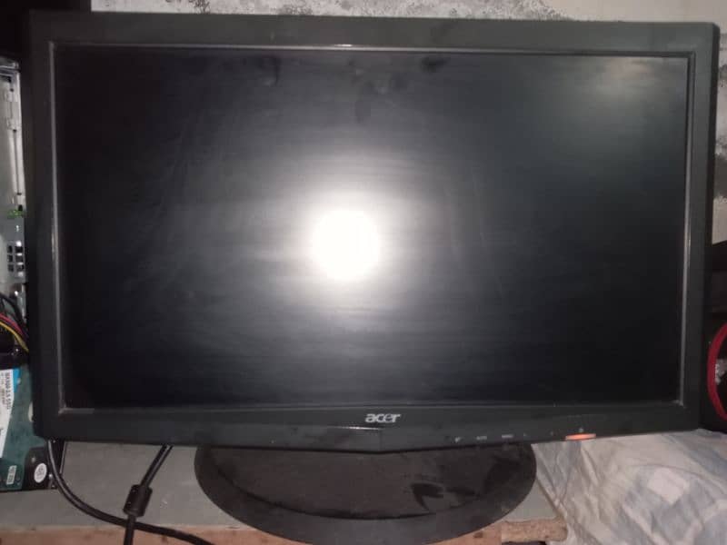 Acer 22 inach LCD far sale urgent 1