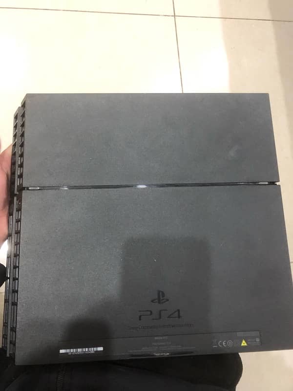 PS4 slim 1TB 4