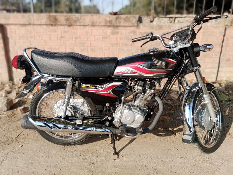 HONDA125 URGENT FOR SALE IN GOOD CONDITION 1