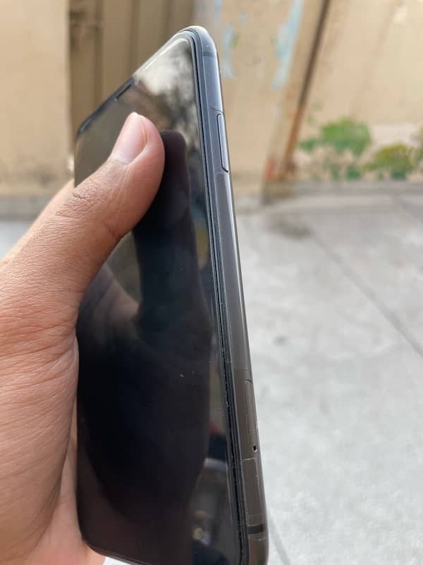 iphone 11(fu) total sim time not used 3