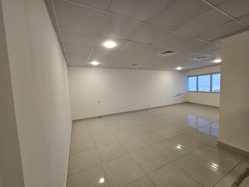 1300 Sqft Office Available On Rent 4