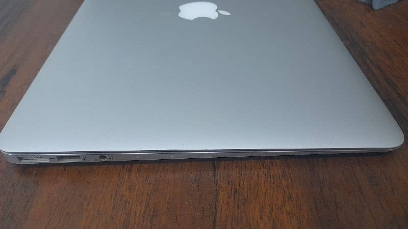 MacBook Air Early 2015 6