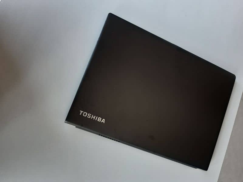 Toshiba Dyna book i3 6 Gen Lighting & Lithium 3