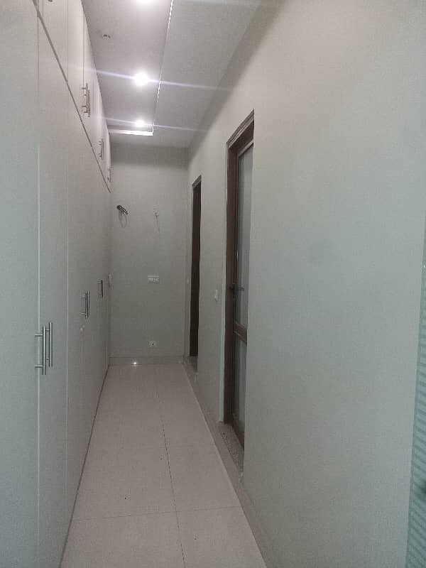 08 MARLA COMMERCIAL SEMI FURNISHED FLOOR WITH LIFT AVAILABLE 7