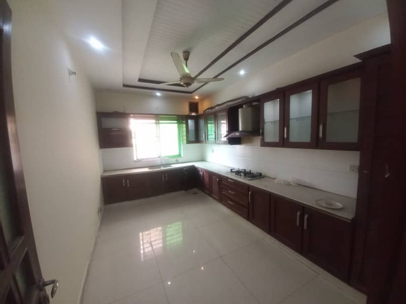 1 Kanal Upper Portion For Rent Available In Valencia Housing Society Lahore Bijli Pani Gas Available 3