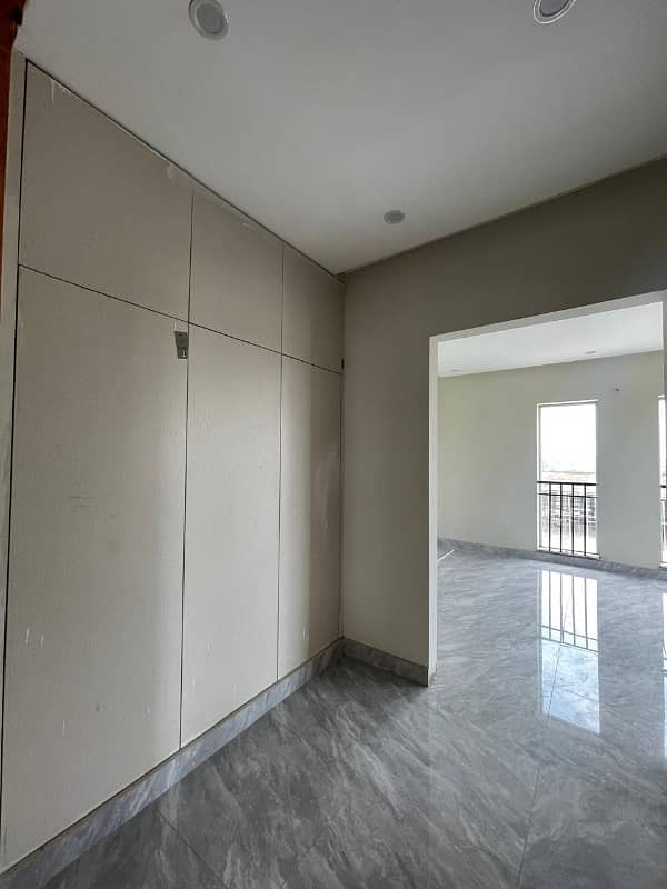 One bedroom apartment available for rent 4