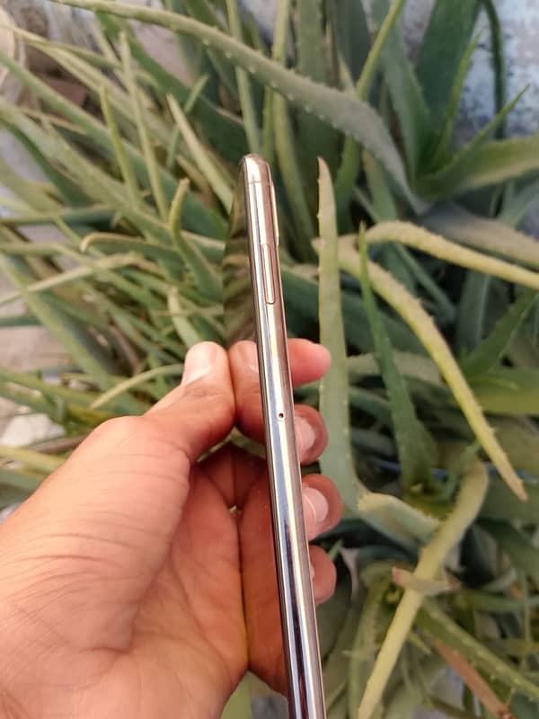 IPHONE XSMAX FACTORY UNLOCKED 2