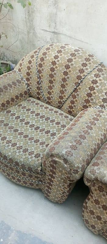 Classic 3-Piece Sofa Set in Good Condition 1