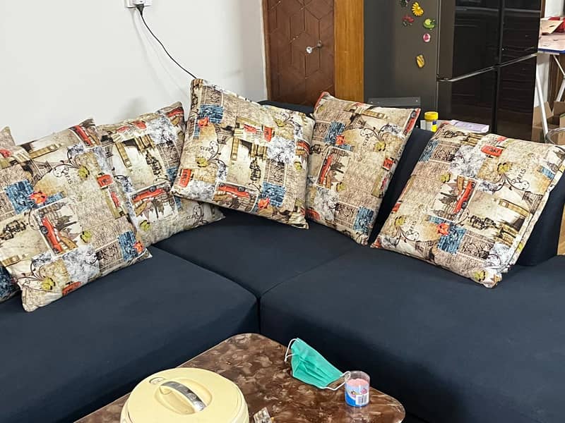 SOFA FOR URGENT SALE,OWNER IS MOVING OUT OF COUNTRY 3