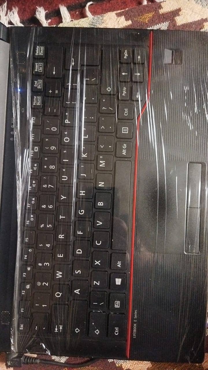 Fujitsu LifeBook E547 5