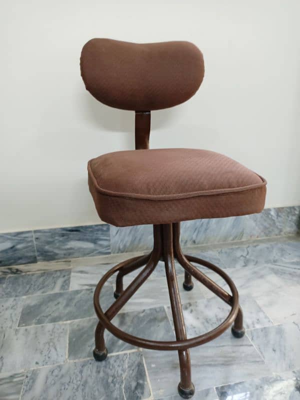 Revolving Chair 1