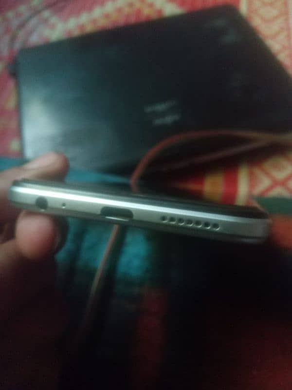 Infinix hot 12 he only . with Box and charger . 2