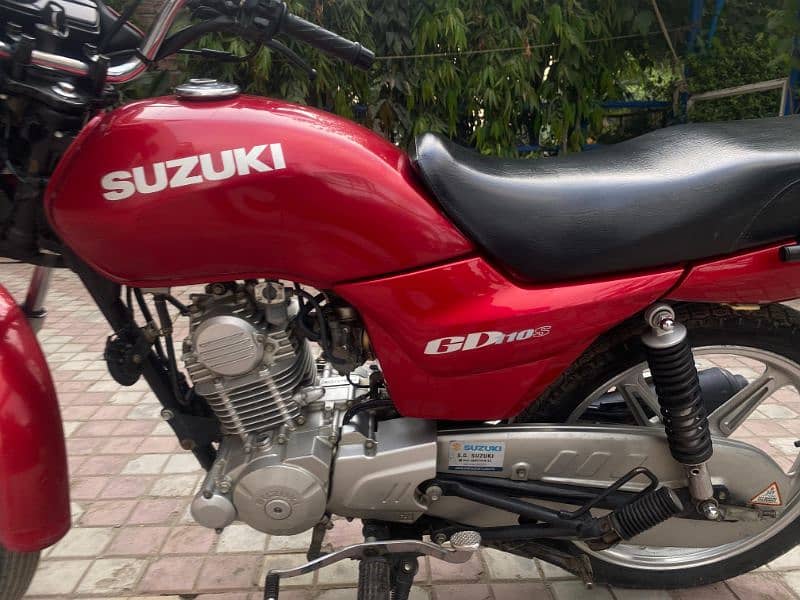 Suzuki 110s Red 4