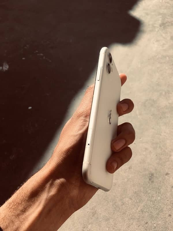 iPhone 11 jv 64 gb 03121924862 only whatsap 2