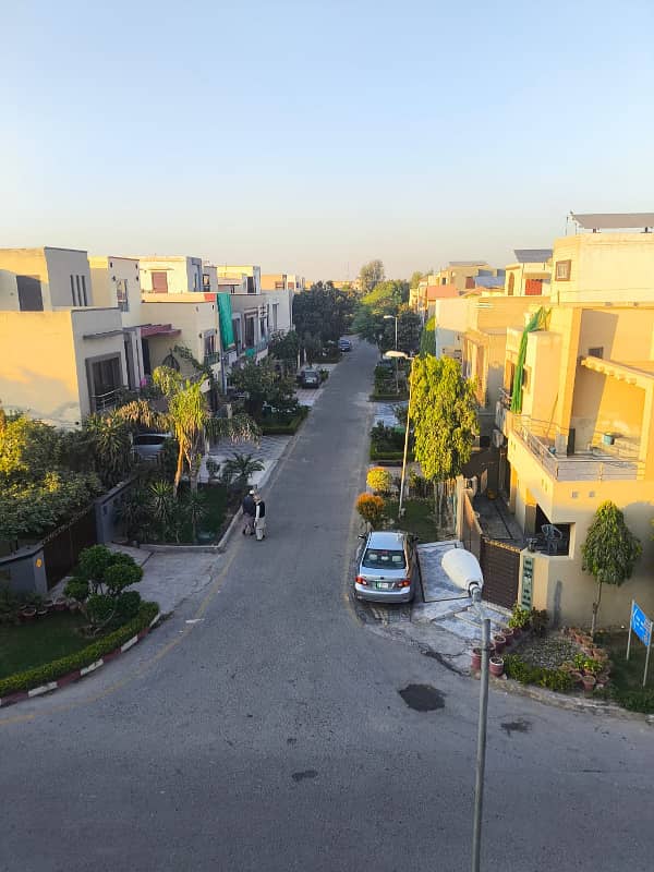 8 Marla House For Sale In Usman Block Bahria Town Lahore. 17