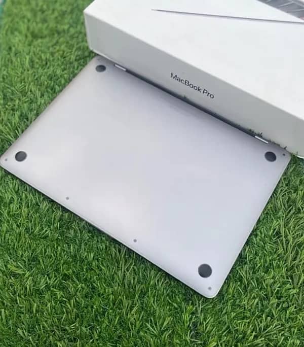 Apple MacBook Pro (8/256) Good condition WhatsApp (03274117805) 4