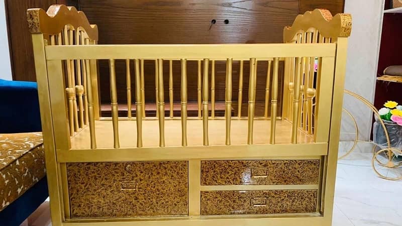 Wooden baby cot 0