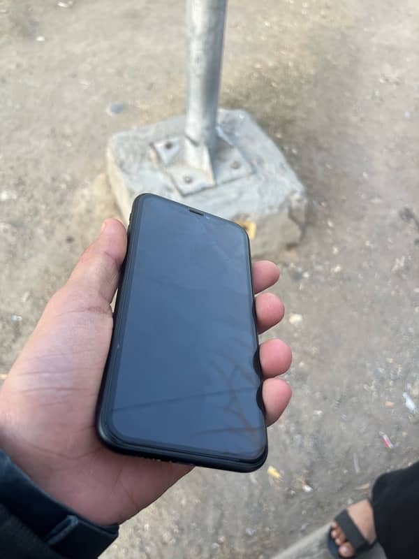 i phon xr w proff 128 GB PTA aproved BH 85 10/10 condition 5