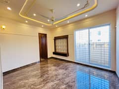 10 Marla Brand New House For Sale In Lake City Lahore