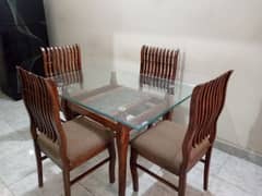 Dining Table | 4 Chairs