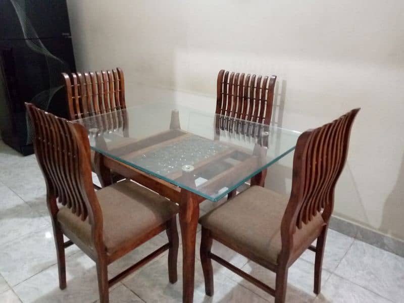 Dining Table | 4 Chairs 0