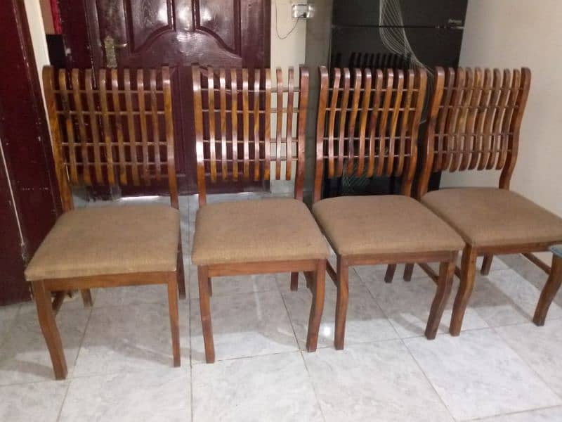 Dining Table | 4 Chairs 4