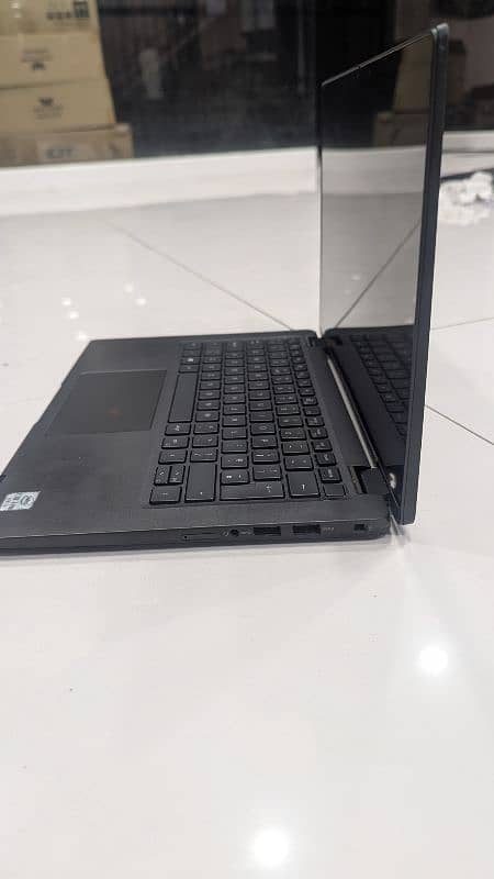 Dell 7410 i-7 10th gen 32 gb ram 512 gb SSD touch +360° 5