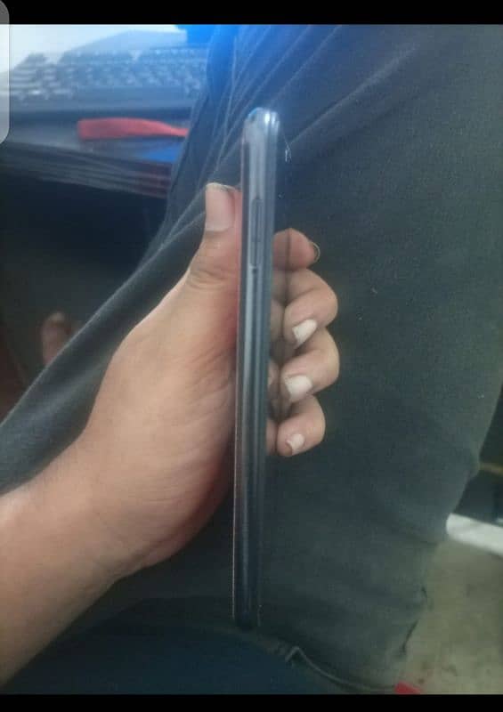 Infinix 4/64 just like new very low use no any fault 4